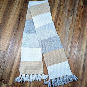 AE NWT KNIT COMFY COZY SOFT CHUNKY NEUTRAL SCARF